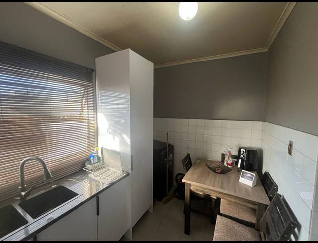 1 BEDROOM APARTMENT FOR SALE IN PAROW CENTRAL